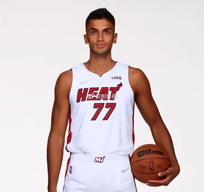 新2网址-首秀22分14板！2米11土耳其中锋驰援毒蛇，火箭计划补强内线|毒蛇队|尤尔特塞文|乌度卡|NBA|芝加哥公牛队_新浪体育_新浪新闻