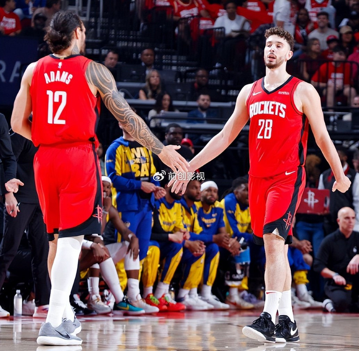 新2网址-首秀22分14板！2米11土耳其中锋驰援毒蛇，火箭计划补强内线|毒蛇队|尤尔特塞文|乌度卡|NBA|芝加哥公牛队_新浪体育_新浪新闻