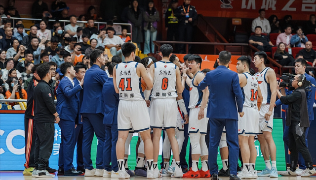 广东宏远有九名球员合同到期！外援或一个不留，杜锋重整阵容